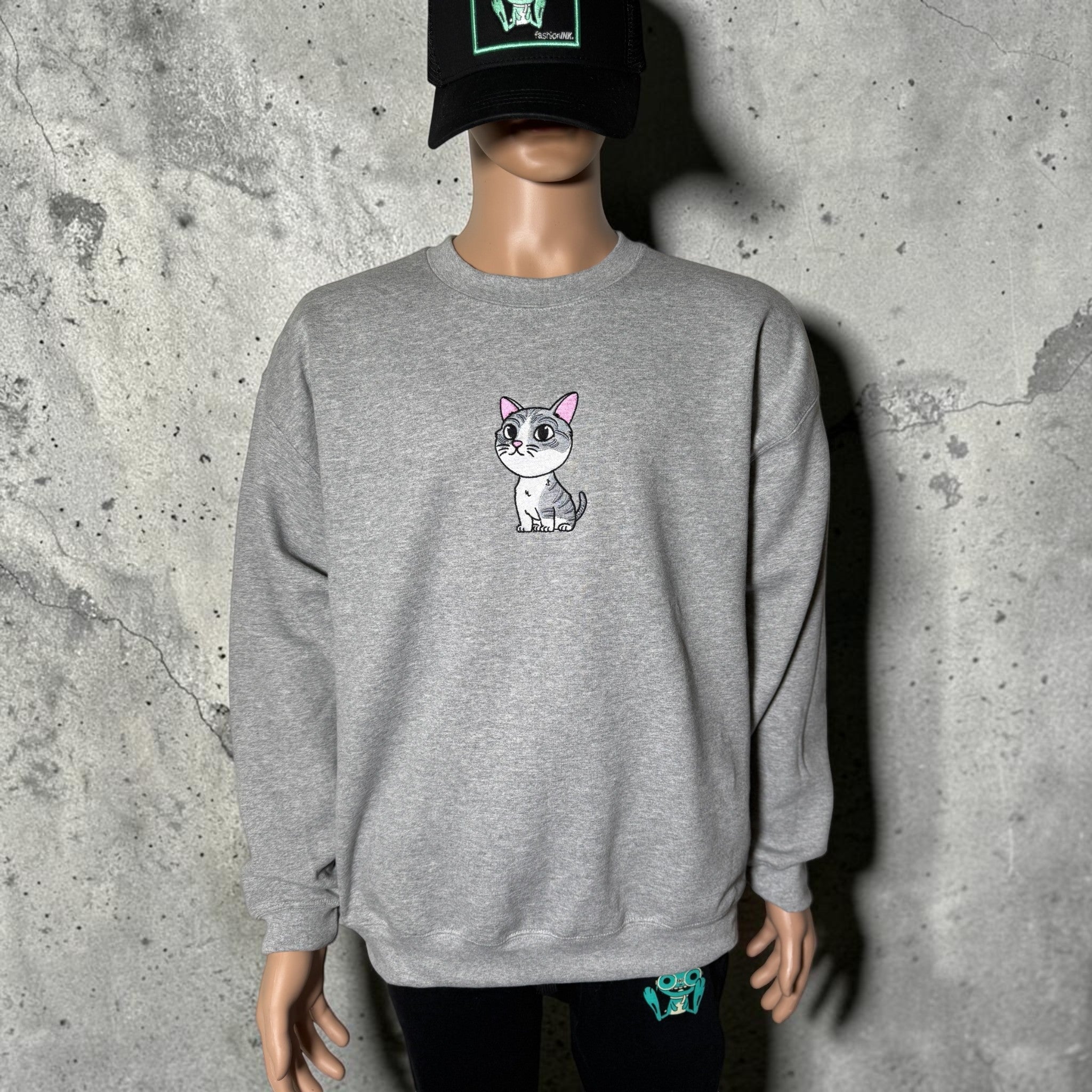 Embroidered Cat Sweatshirt – Minimalist Outline Crewneck – Unisex Embroidery Sweater